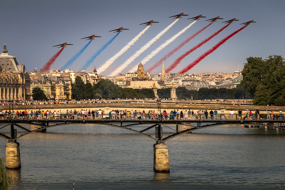 DÉFILÉ DU 14 JUILLET À PARIS