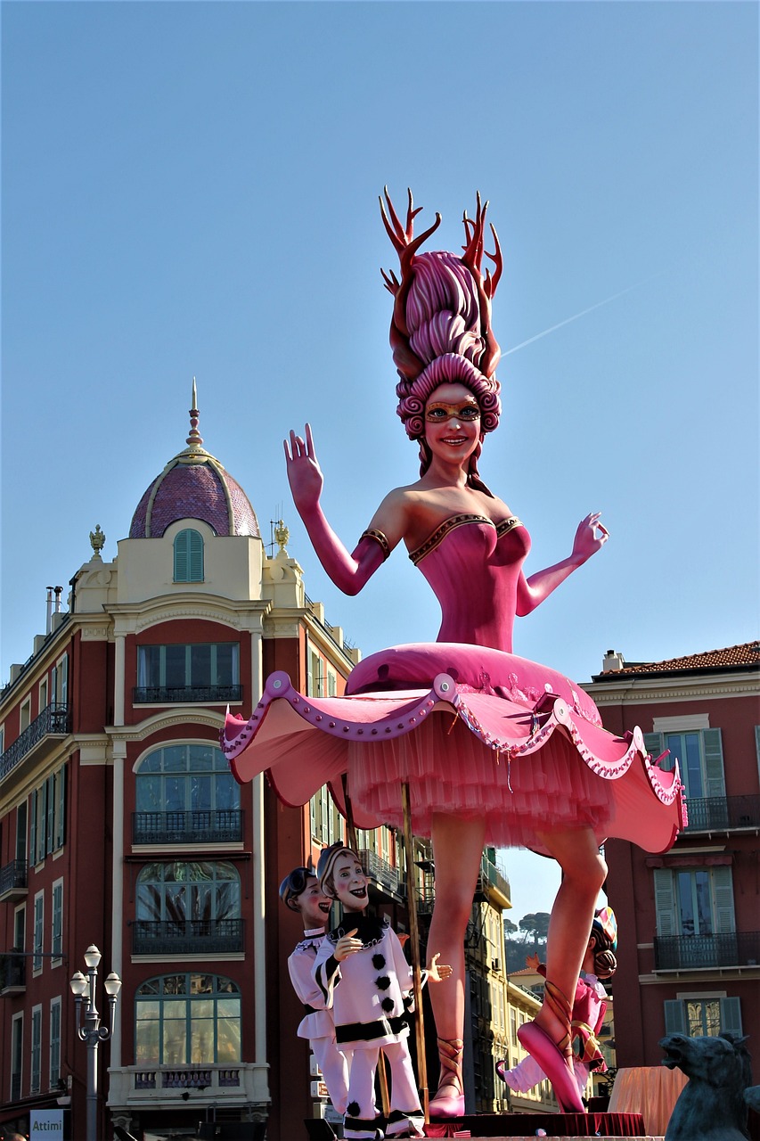 LE CARNAVAL DE NICE ET LA FETE DES CITRONS DE MENTON