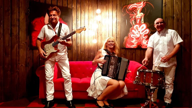 1/2 JOURNEE AU THE DANSANT CABARET DU MONDE - BONNEVILLE