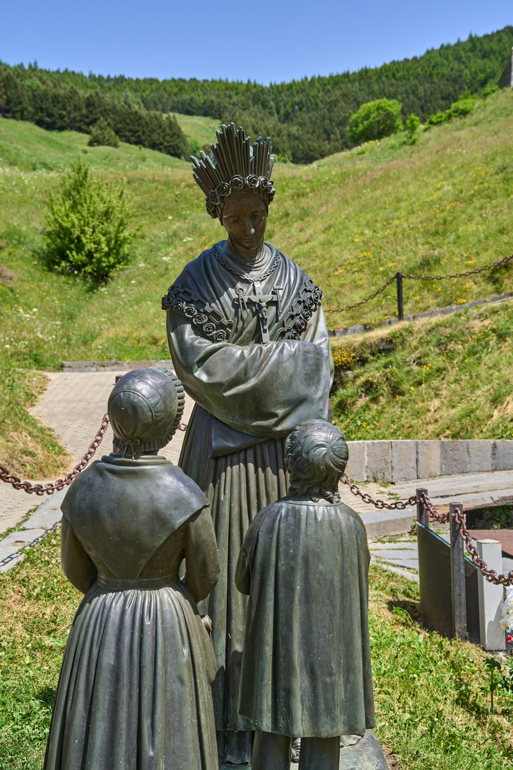 SANCTUAIRE NOTRE-DAME DE LA SALETTE - ISERE