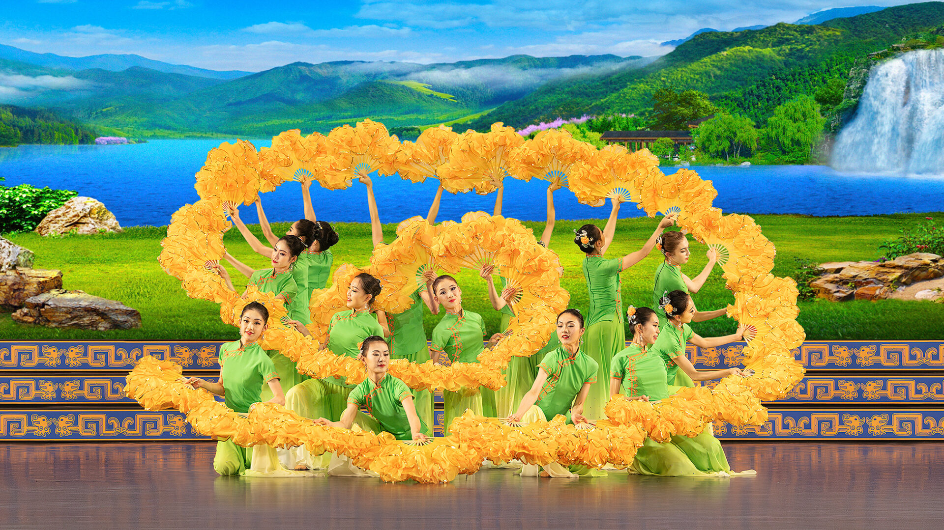 SPECTACLE SHEN YUN